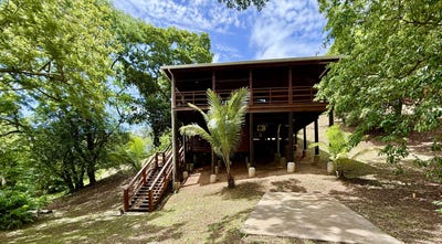 /international/hn/diamond-hill-resort-2bd-2bt-wooden-bungalow-roatan-roatan-islas-de-la-bahia-roatan-bay-islands-department-310100993681/?lang=zh-cn