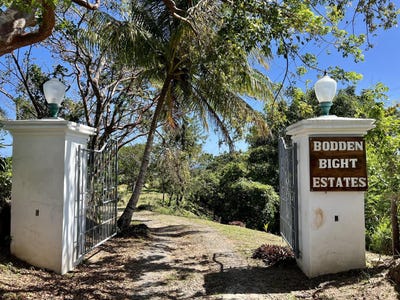 /international/hn/jonesville-roatan-islas-de-la-bahia-roatan-bay-islands-department-310108648364/