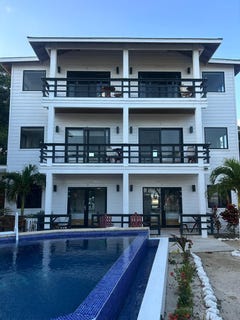 /international/hn/brick-bay-roatan-bay-islands-department-310108272627/
