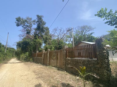 /international/hn/swanish-ridge-utila-bay-islands-department-310095815608/