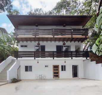 /international/hn/keiffitos-road-west-bay-roatan-bay-islands-department-310108458557/