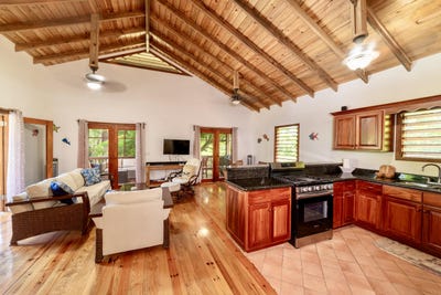 /international/hn/west-end-cocolobo-roatan-bay-islands-department-310108840675/