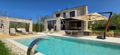/international/hr/motovun-istria-county-310100363855/