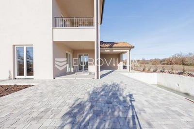 /international/hr/zminj-istria-county-310104810245/