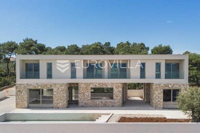 /international/hr/brac-split-dalmatia-county-310107147802/
