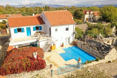 /international/hr/dubravice-skradin-dubravice-sibenska-ulica-120092285359/