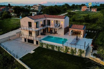 /international/hr/novigrad-istria-county-310108216109/