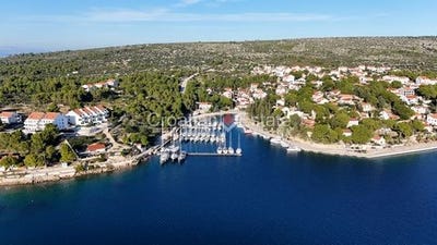 /international/hr/milna-split-dalmatia-county-310101389103/