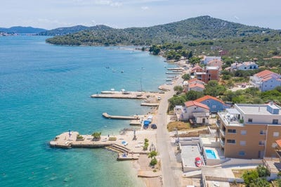 /international/hr/tisno-sibenska-ulica-310108307198/