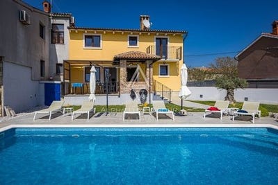 /international/hr/liznjan-istria-county-310108530175/