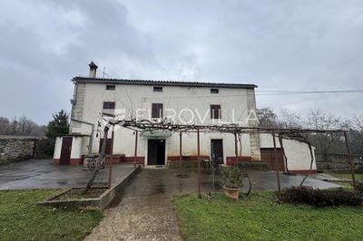/international/hr/zminj-istria-county-310105142752/