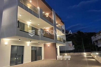 /international/hr/makarska-split-dalmatia-county-310102809070/