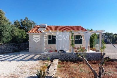 /international/hr/supetar-split-dalmatia-county-310108290166/