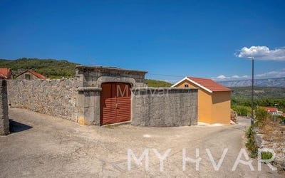 /international/hr/stari-grad-split-dalmatia-county-120092202604/