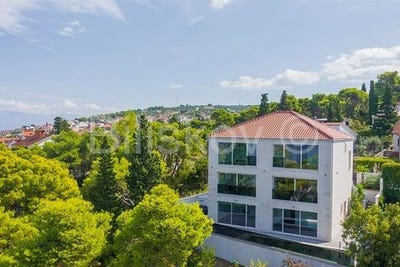 /international/hr/brac-split-dalmatia-county-120095668946/