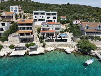 /international/hr/marina-split-dalmatia-county-310108420606/