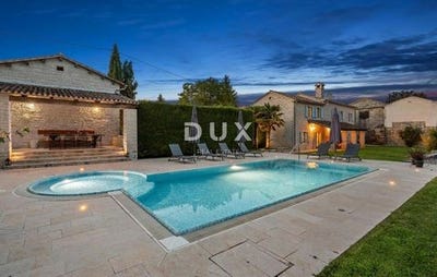 /international/hr/motovun-istria-county-310109151728/