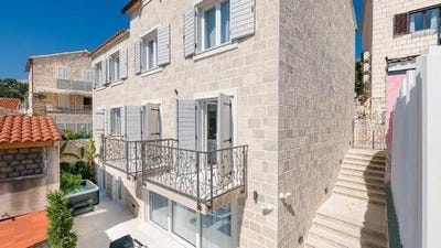 /international/hr/hvar-split-dalmatia-county-310109079845/