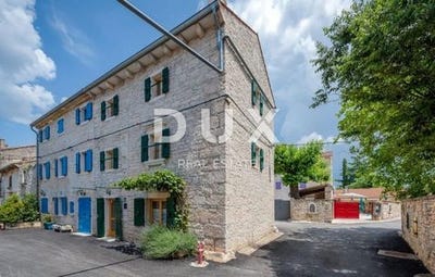 /international/hr/kanfanar-istria-county-310108531049/