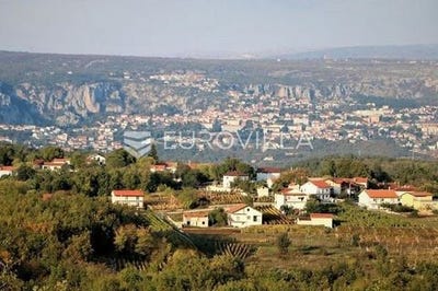 /international/hr/imotski-split-dalmatia-county-310105790067/