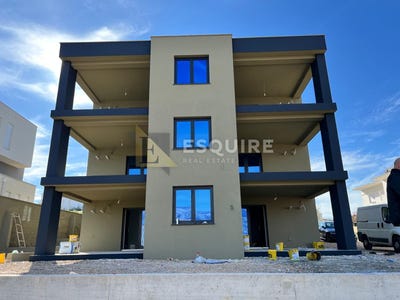 /international/hr/razanac-zadar-county-310099344949/