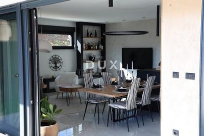 /international/hr/labin-istria-county-310106833983/