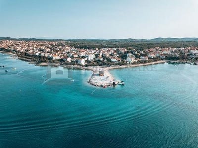 /international/hr/vodice-sibenska-ulica-120076788332/