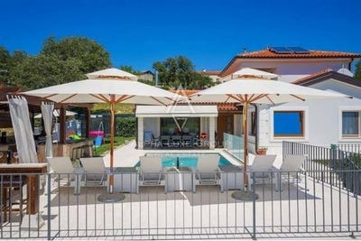 /international/hr/novigrad-istria-county-310100363383/