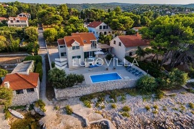/international/hr/supetar-split-dalmatia-county-310105683347/