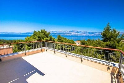 /international/hr/brac-split-dalmatia-county-310105684965/