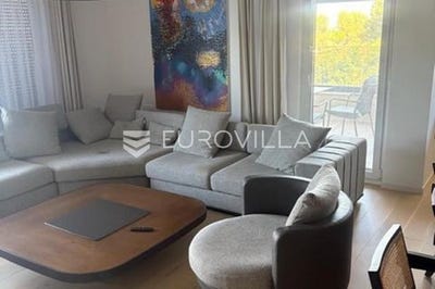 /international/hr/pula-istria-county-310105008754/