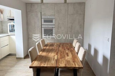 /international/hr/vis-split-dalmatia-county-310107366564/