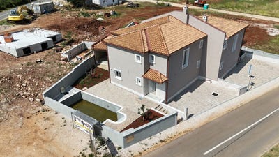 /international/hr/buje-istria-county-310107944114/