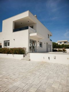 /international/hr/vodice-sibenska-ulica-310107707913/