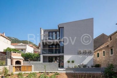 /international/hr/vis-split-dalmatia-county-310104985494/