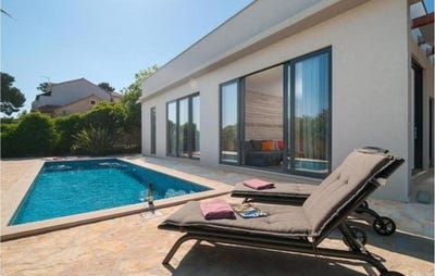 /international/hr/brac-split-dalmatia-county-120092695242/