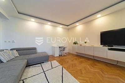 /international/hr/osijek-osijek-baranja-county-310108488399/