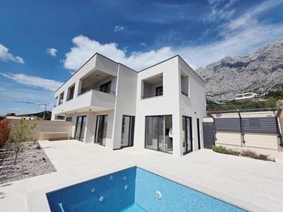 /international/hr/makarska-split-dalmatia-county-310101384972/