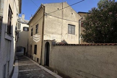 /international/hr/senj-lika-senj-county-310104043948/