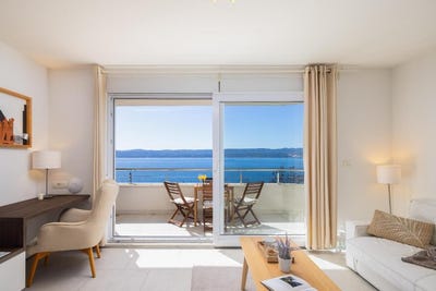 /international/hr/mimice-split-dalmatia-county-310108759518/