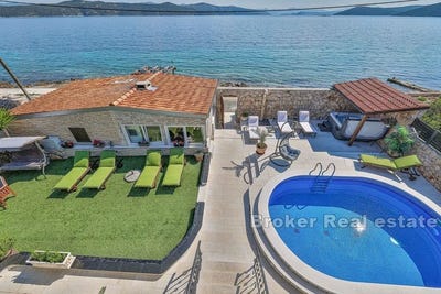 /international/hr/drvenik-dubrovnik-neretva-county-310107218434/