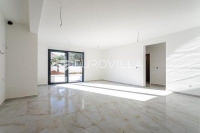 /international/hr/split-split-dalmatia-county-310104959185/