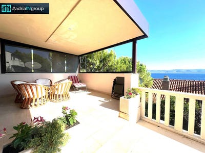 /international/hr/omis-split-dalmatia-county-310093908939/