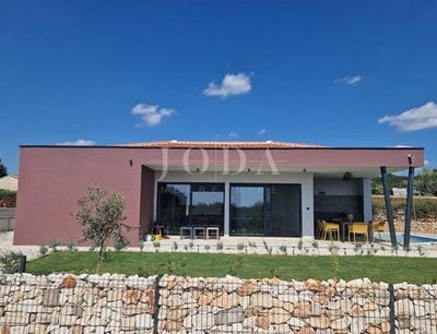 /international/hr/tinjan-istria-county-310105946813/