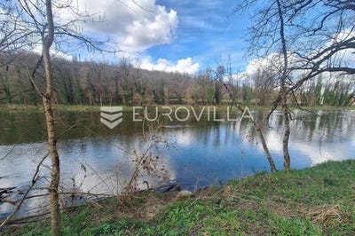 /international/hr/karlovac-karlovac-county-310107838194/