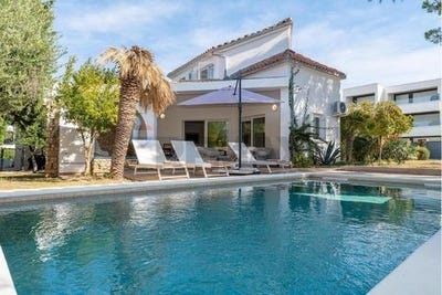 /international/hr/novalja-lika-senj-county-310108289783/