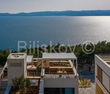 /international/hr/omis-split-dalmatia-county-120090222928/