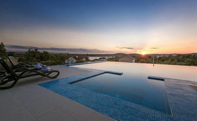 /international/hr/milna-split-dalmatia-county-310103684900/