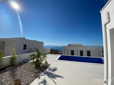 /international/hr/makarska-split-dalmatia-county-120097720797/