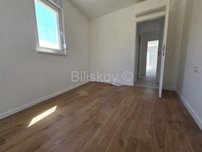 /international/hr/kastel-luksic-split-dalmatia-county-310106631913/?lang=de